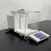 Mettler Toledo XS64 Analytical Balance image 0